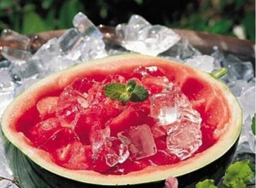 吃冰镇醉瓜视频,冰镇醉瓜，口感与颜值并存