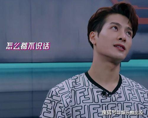 吃瓜王嘉尔恋情,王嘉尔恋情大曝光，甜蜜瞬间引网友热议