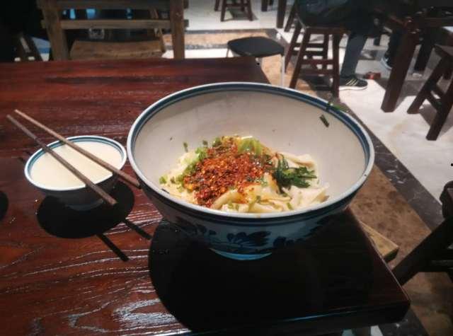 吃瓜大碗面,网红美食背后的故事与魅力