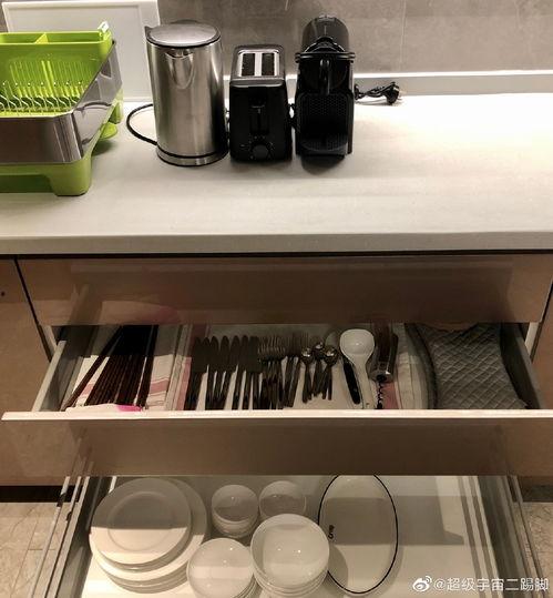 吃瓜寝室分手,一场分手引发的校园热议